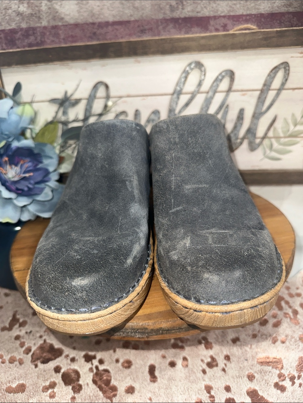 NWOT Born Charcoal Suede Clog Mule with Wood-Look Wedge - Picture 2 of 7
